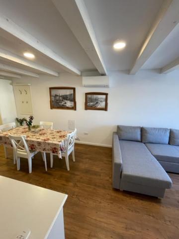 Apartment Concetta Cres Eksteriør bilde